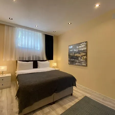 Sea View Getaway 2br Flat Walk To Shorelin