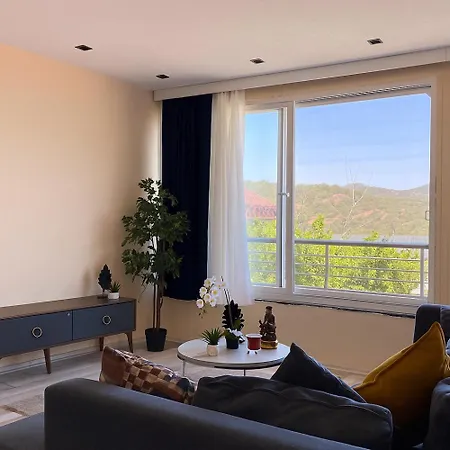 Sea View Getaway 2br Flat Walk To Shorelin *